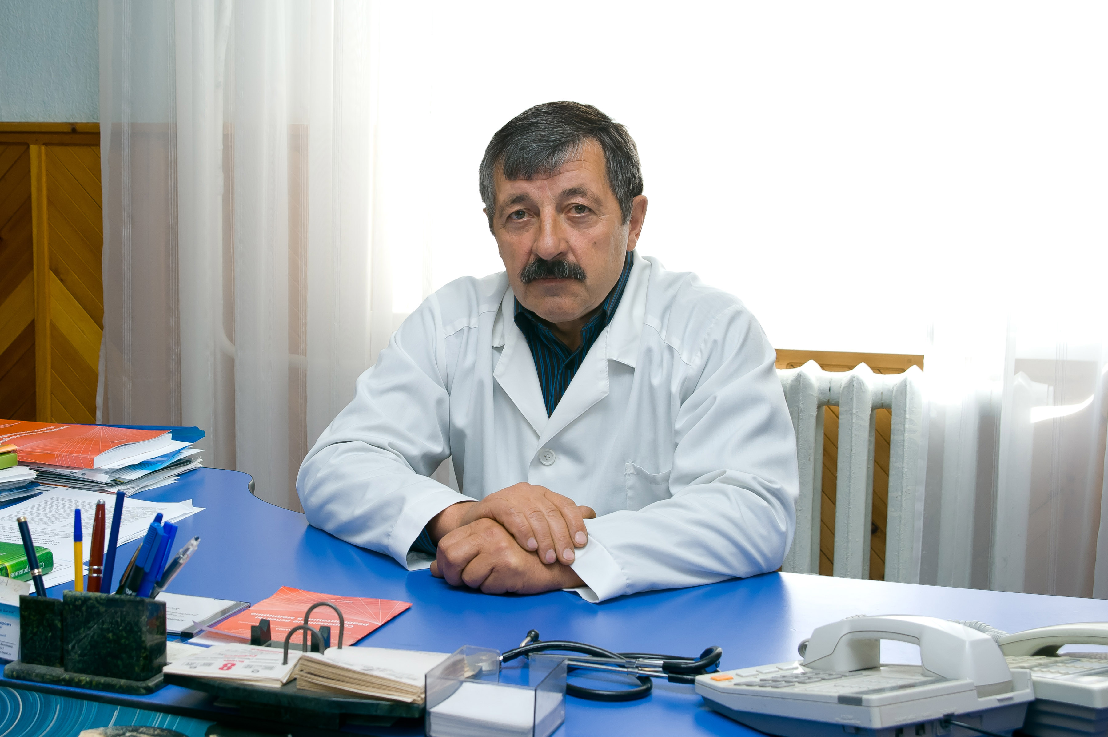 Евгений Лебедев
